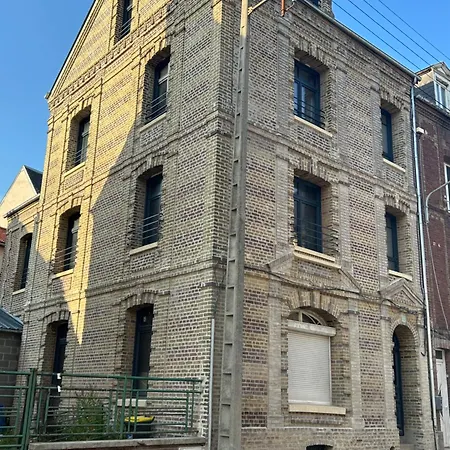 Les Nids מלון דירות *