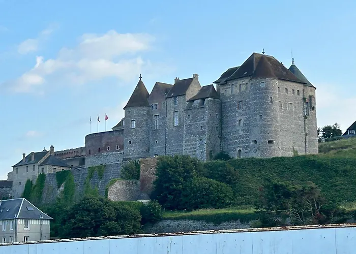 Les Nids Aparthotel *