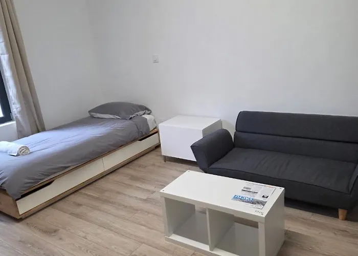 Les Nids Aparthotel *